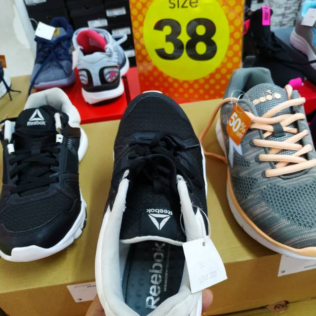 SALE LAST CALL Sport  Station  Reebok Black Shopee  Indonesia