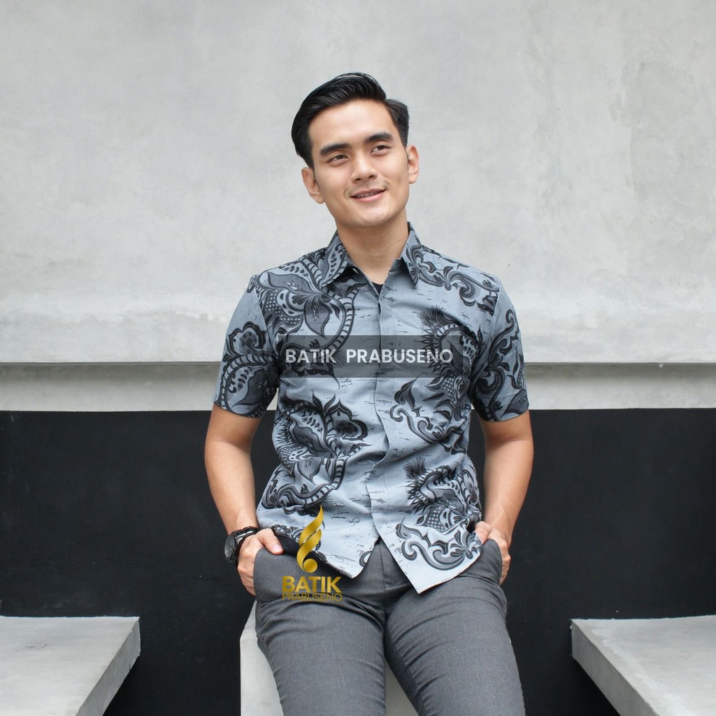 Aji Angkawijaya  Batik Prabuseno Kemeja Batik Pria Lengan Pendek Slimfit Katun Batik Slimfit Batik S