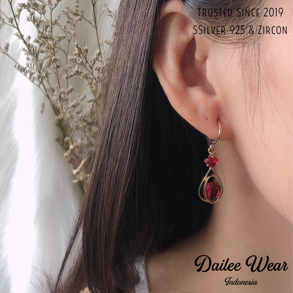 FIERY // GOLD PLATED 18K WITH SWAROVSKI // LAPIS EMAS 18K BERLIAN SWAROVSKI // ANTING WANITA JEPIT