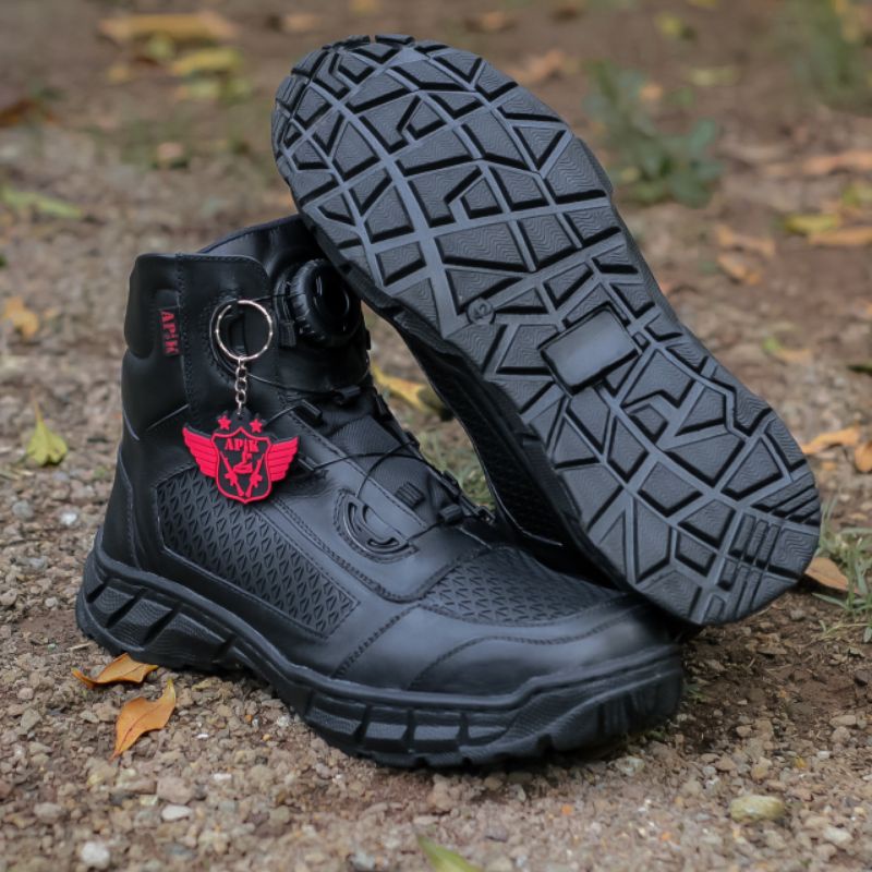 SEPATU PDL POLANTAS SATLANTAS MODEL TALI PUTAR SARANG TAWON PENDEK BAHAN KULIT SAPI MERK APIK ASLI SEPATU PDL DINAS LAPANGAN TNI POLRI SECURITY SATPAM SEPATU PDL POLANTAS SEPATU BOOTS MOTOR PRIA DAN WANITA
