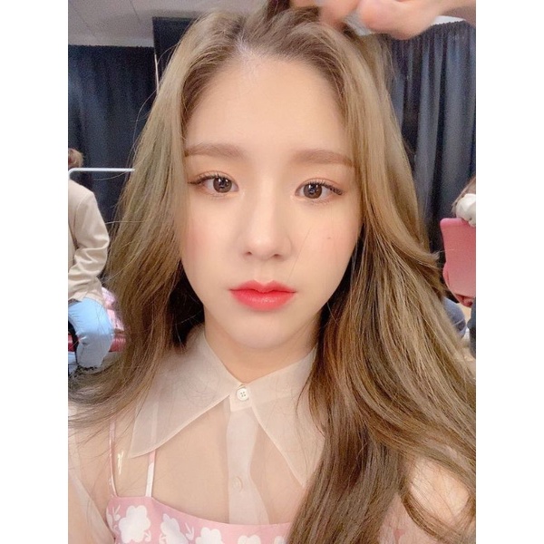 

Heejin booked