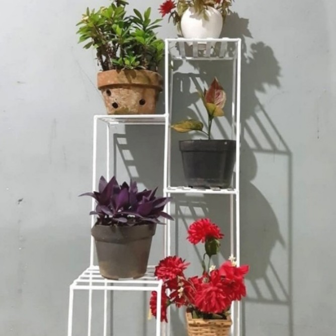 Stending Rak pot besi 5 susun / pot tanaman hias