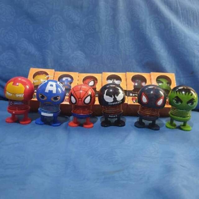 Pajangan Mobil Karakter Marvel Kepala Goyang