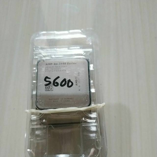 Prosesor AMD FM2 A8-5600K A8-5600 3.6MHZ - 3.9MHz GPU Radeon HD 7560D