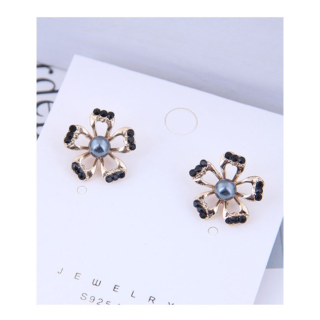 LRC Anting Tusuk Fashion Black Pearl Petal Geometric Earrings With Diamonds A60371