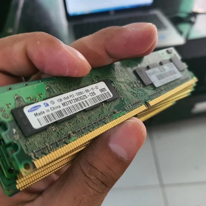 memory ddr2 2gb pc 10600 kondisi mantul garansi 1 bulan