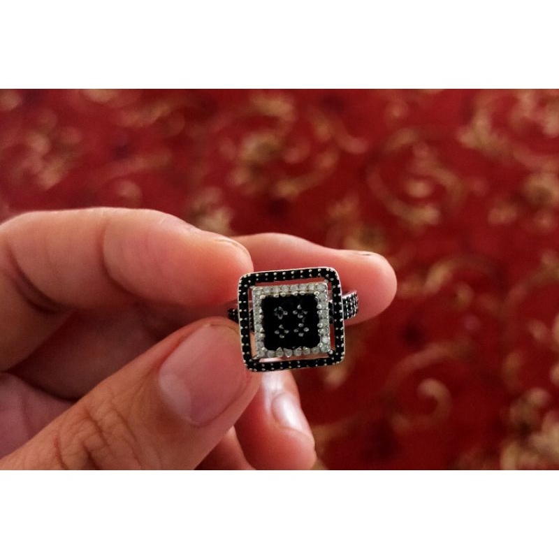 cincin perak mata hitam