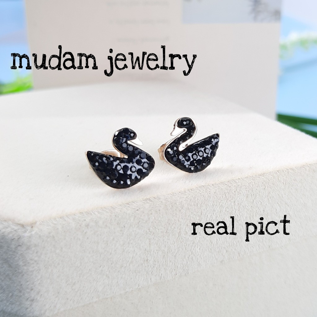 Anting Tusuk Titanium Swan Kristal Altifisial Putih Merah dan Hitam Rose Gold