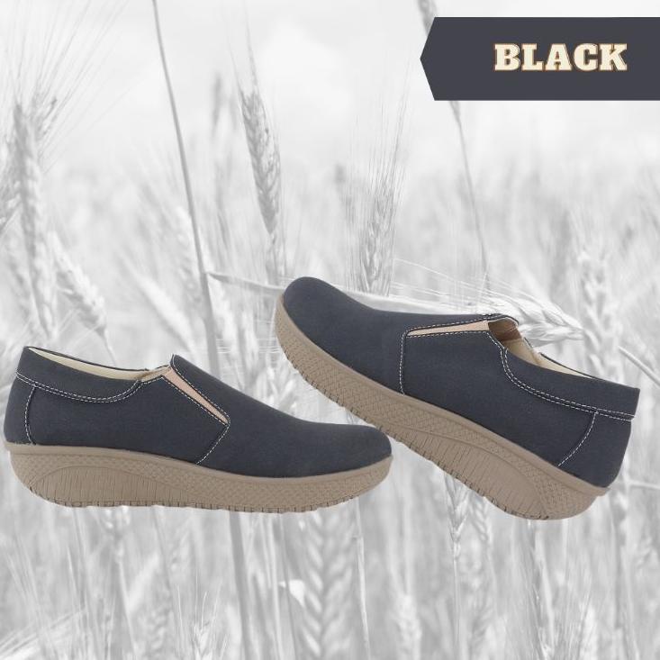 sepatu kasual wanita slip on Wedges Kantoran - Sepatu Wanita Footwear AQILA Ori "CHL.03Jn22ᴮ"