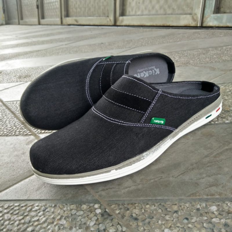 sepatu sandal casual slop kasual nyaman dipakai warna navy