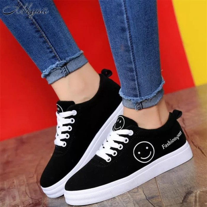 Sepatu Kets Wanita Smile / Sneakers Wanita Smile Full Hitam