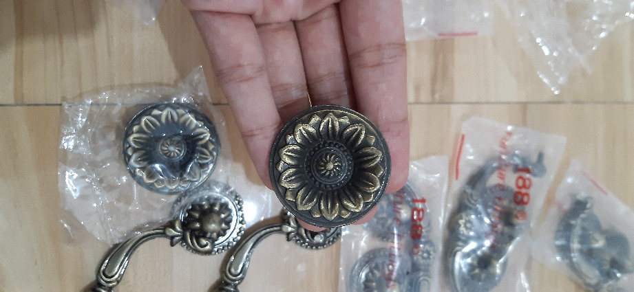 Tarikan Laci 8018 / Antik Pintu Lemari Knob Handle Nakas Vintage Brass Bronze Bunga Kuningan