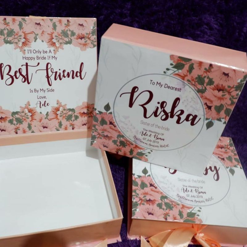 

Box Bridesmaid uk 30x25x7