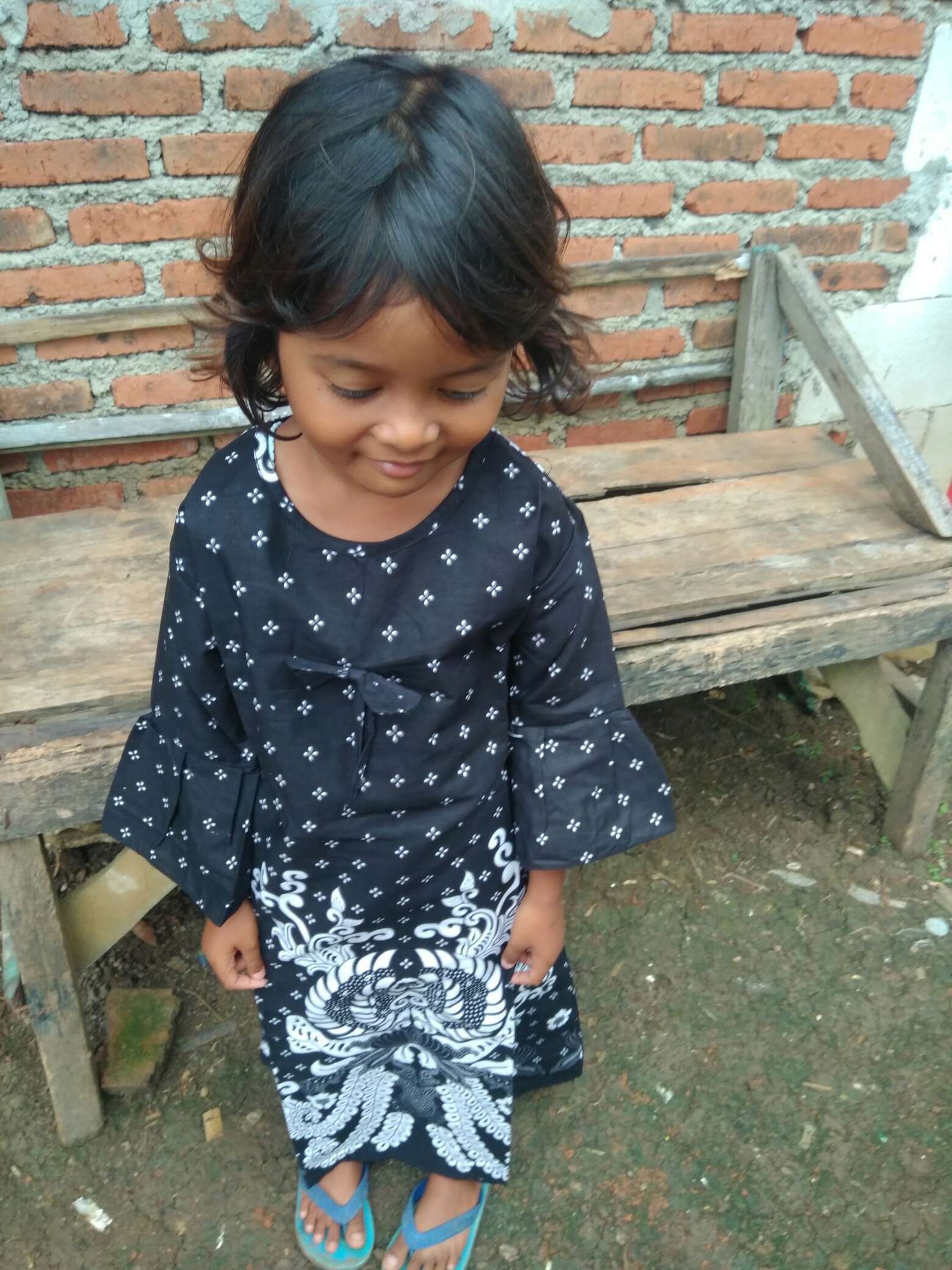 Batik Couple Keluarga Sania Ruffle Ori Ndoro Jowi Dnt Motif Gurita Putih