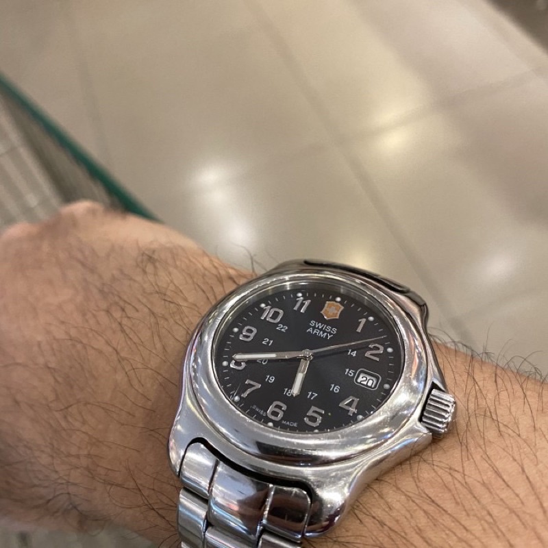 jam tangan swiss army victorinox