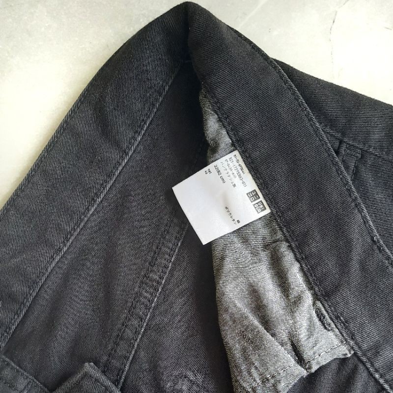 Celana Jeans Hitam Uniqlo Second Slim Fit
