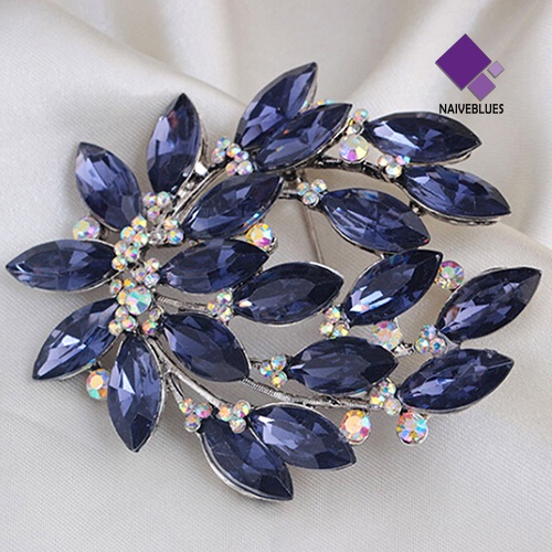 Bros Bentuk Bunga Sapphire Biru Bahan Zircon Alloy Untuk Wanita