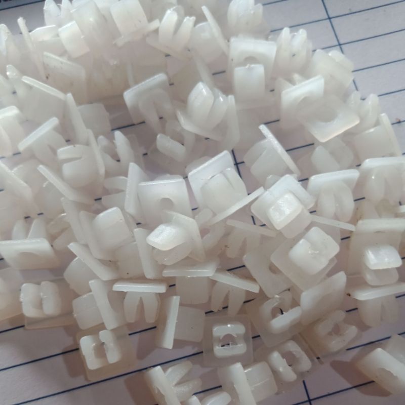 klip bamper mobil skrup kecil