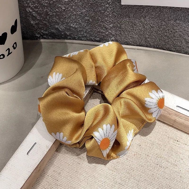 Ikat Rambut Ponytail Model Bunga Daisy Bahan Satin Karet Elastis Gaya Korea Untuk Wanita/scrunchie