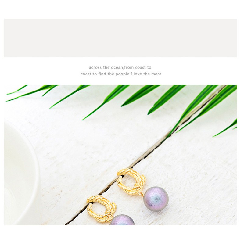 LRC Anting Tusuk Fashion Gold Pearl Earrings F46248