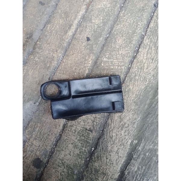 bagasi wadah kunci toolkit bawah jok motor Yamaha fiz r