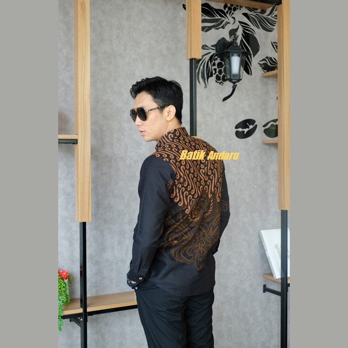 Kemaja Batik Pria Lengan Panjang Warna Hitam Lapis Furing Erro