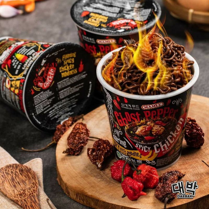 Mamee Ghost Pepper black noodles cup / Mi kering hitam ayam pedas / Mie spicy chicken