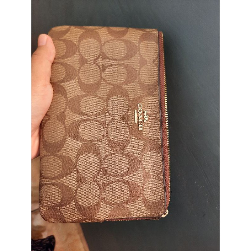 Preloved Coach Large Wristlet Double Zip Signature Saddle