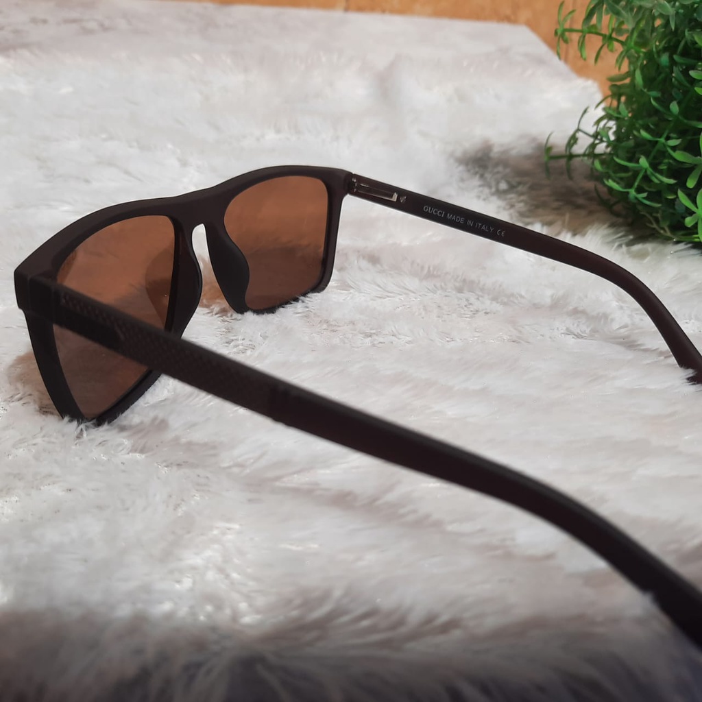 KACAMATA HITAM POLARIZED COWOK/KACAMATA FASHION