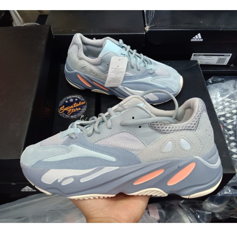 harga yeezy wave runner 700