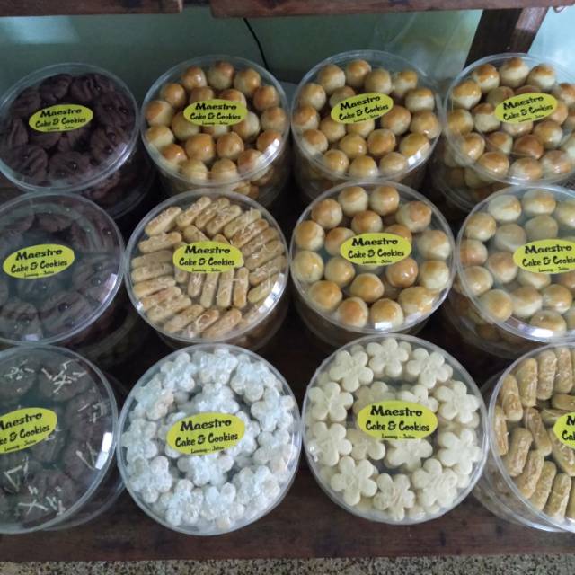 

Maestro cake and cookies