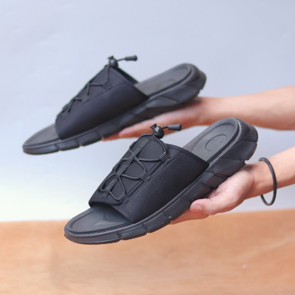 HDS X WS - Soka black Sendal Traveling Pria Wanita Slide Slip On Slop Busa Empuk Unisex Laki-laki Cowok Cewek Santai Hotel Original Kekinian terbaru termurah terlaris Viral Best Seller