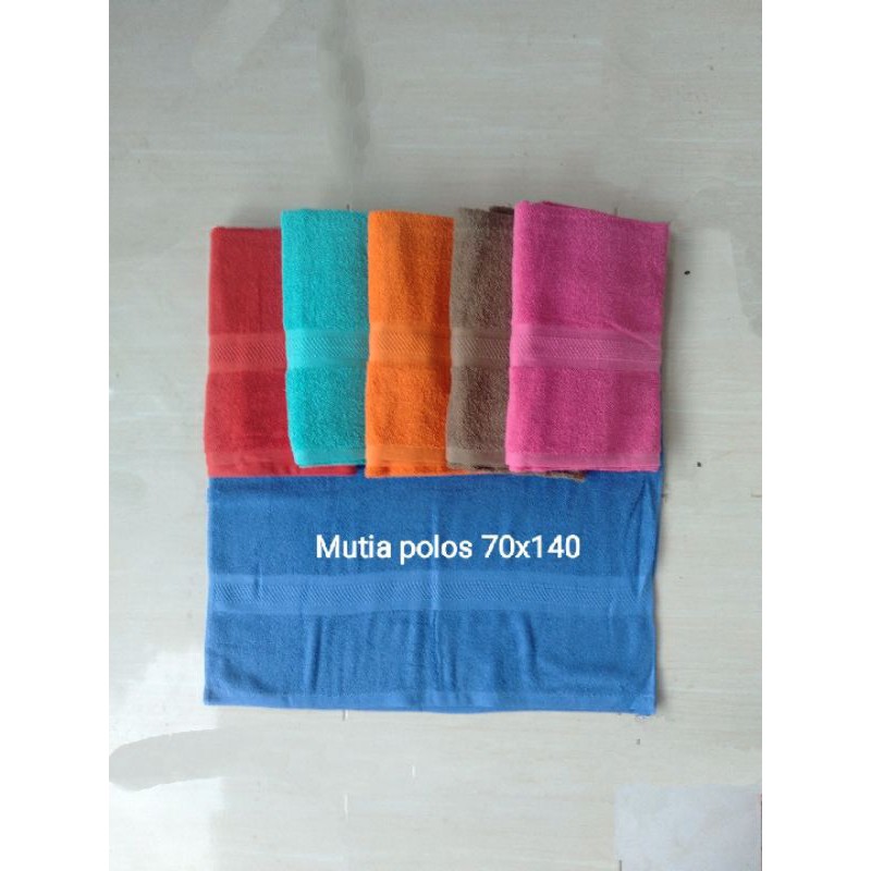 Handuk mutia polos / Handuk polos merk mutia / Handuk mutia