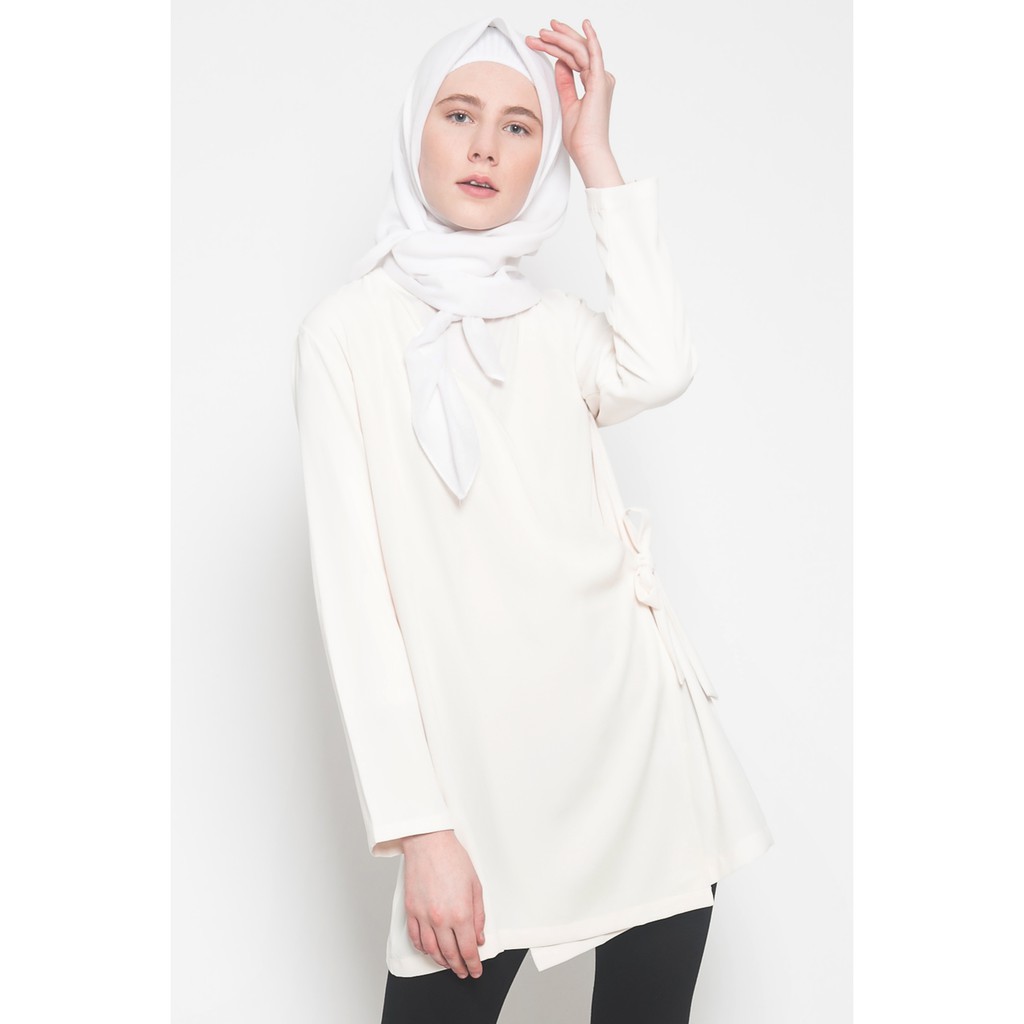 Hana Wrap Blouse Off White + Hijab