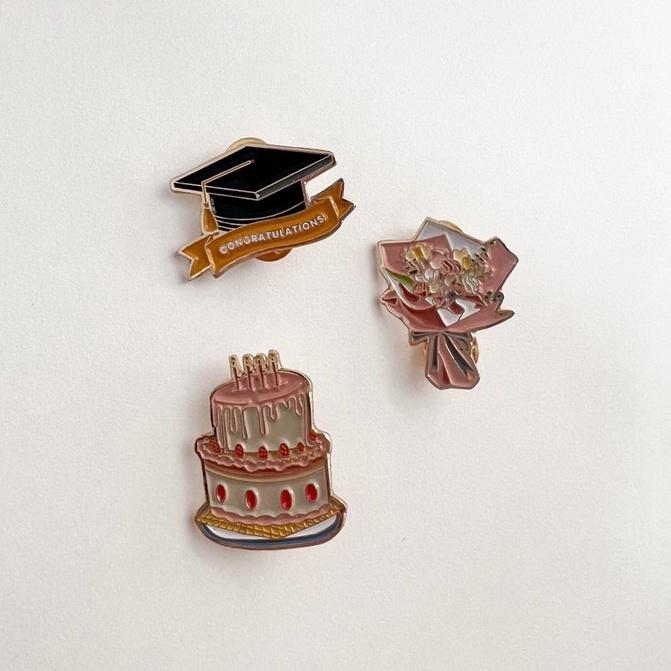 

Gift Inside - Enamel Pin - Kado Ulang Tahun Cewek Hadiah Hampers Ulang Tahun Anniversary Wisuda Pacar Nikahan