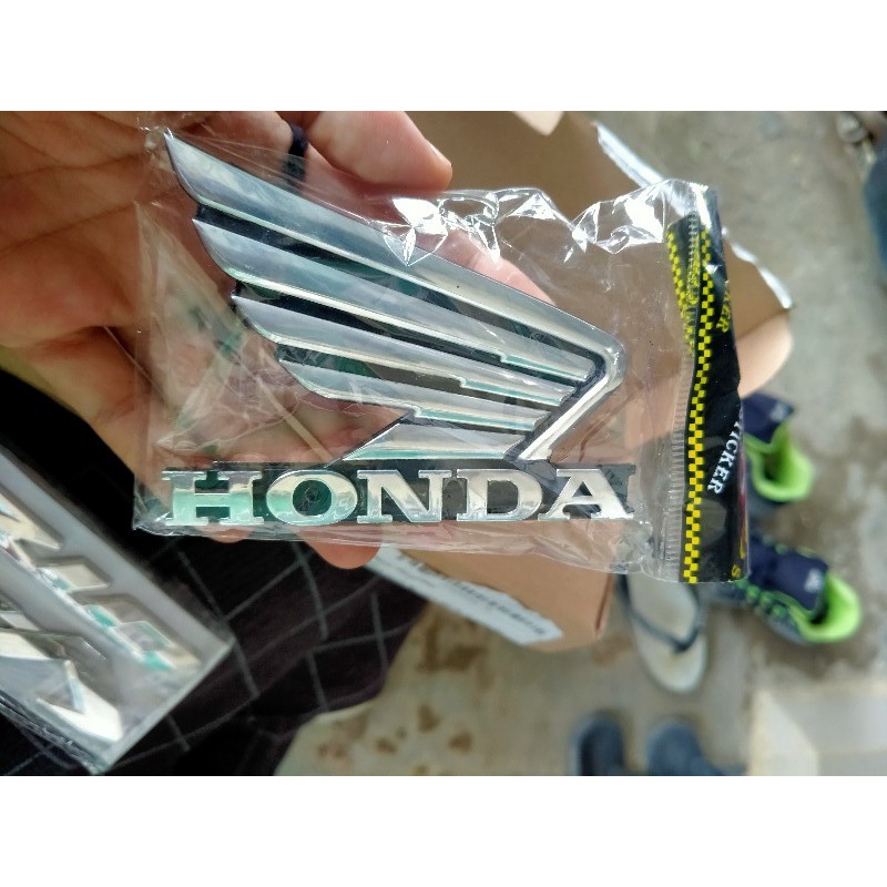 Emblem Sayap Honda 3D Stiker Wing Timbul Astrea Variasi 2 Pcs Satu Set Logo Wings Sepasang Kanan Dan Kiri Full Crome Croom Sticker Badge Chrome Vario Beat Straight Plate Lurus Motor Tebal Kaku Termurah Gold Silver Color 150 Kualitas Terbaik Murah Cutting