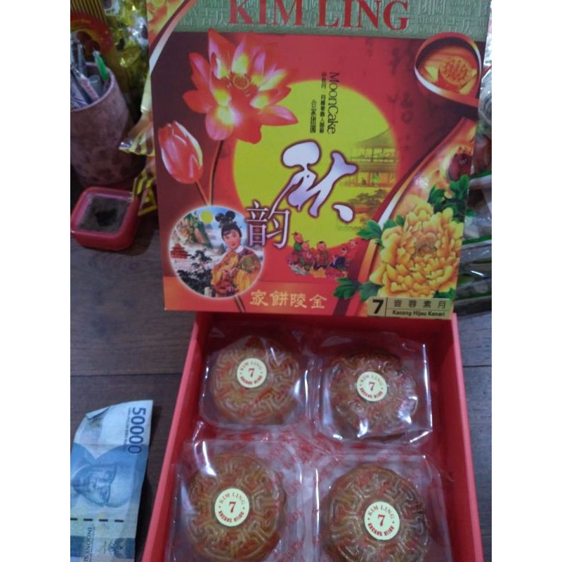Kue Bulan Tong Tjiu Pia Kim Ling
