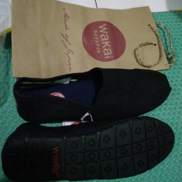 Sepatu wakai