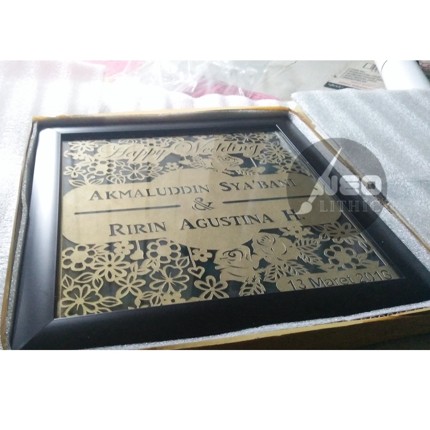 

Kado Unik Cutteristic (20x20cm)