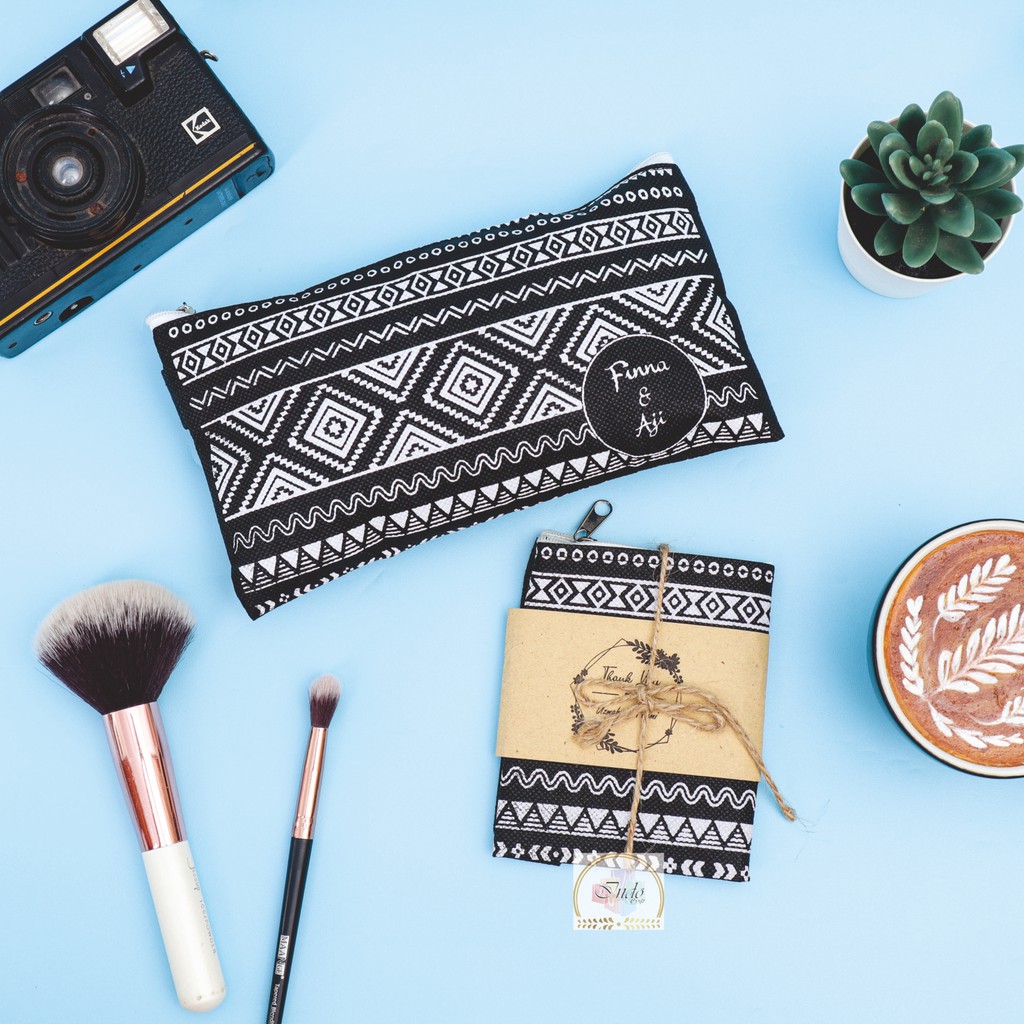 

Pouch Souvenir Pernikahan Wedding Nikah Gerabah Ultah Penganten Ulang Tahun Unik Lucu Souvenir