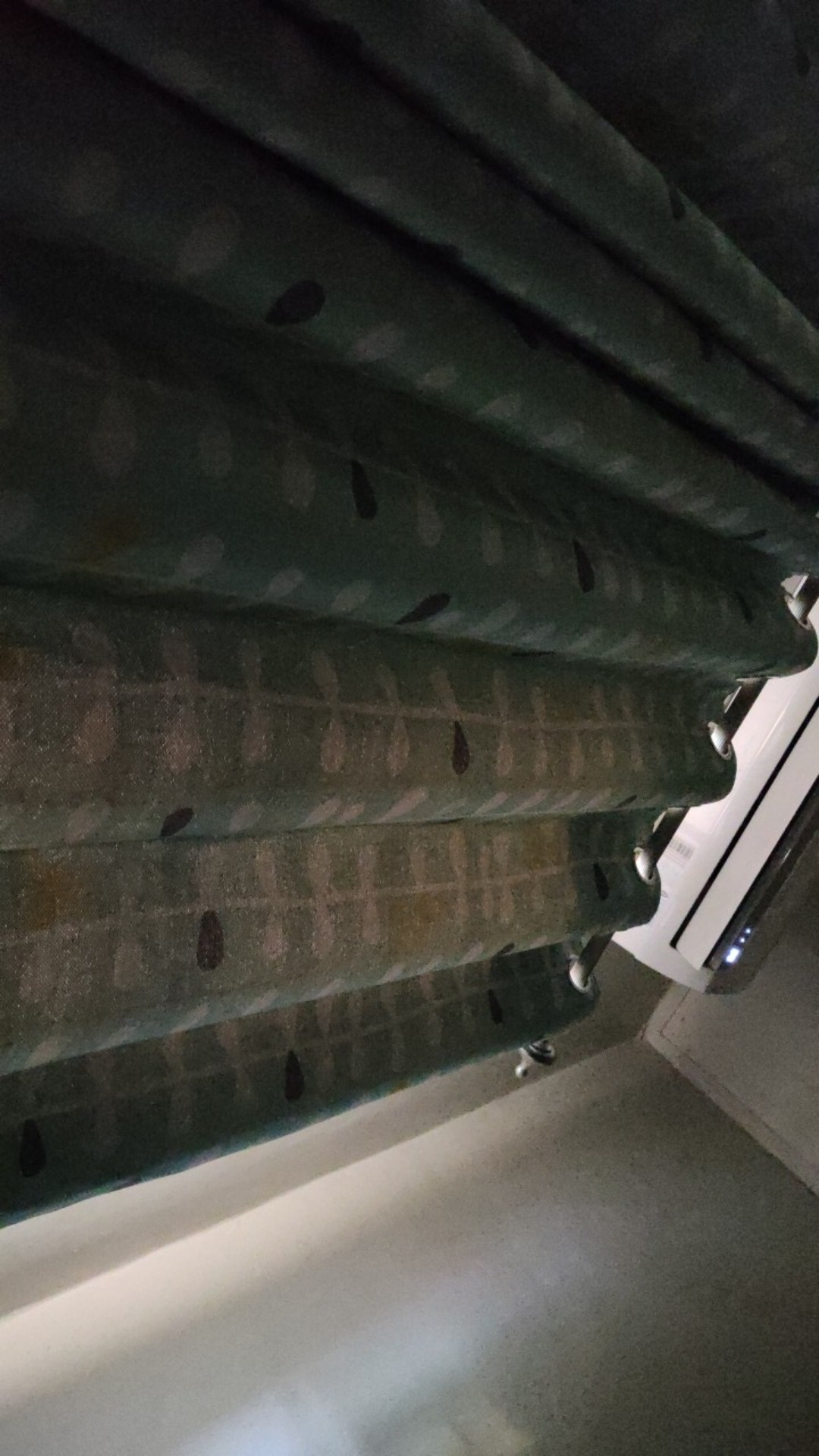 Gorden Blackout Blazer Pita Jendela Pintu Ukuran L100 X 200 12 Semokring (6 Gelembung) Murah