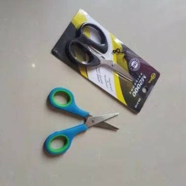 

Gunting kecil M 2000 tajam 12 cm