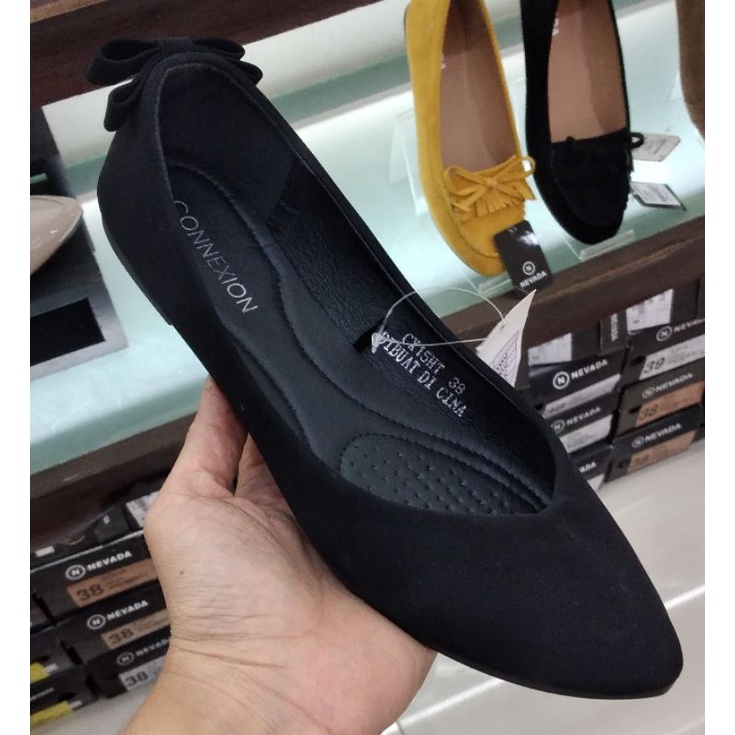 Sepatu Flat Wanita Hitam Polos Comfort Bahan Suede Connexion