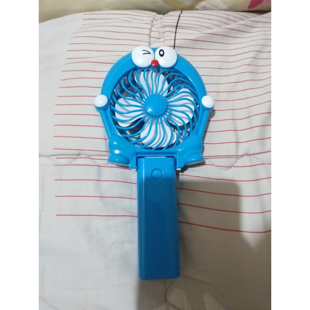 Kipas Genggam Karakter Doraemon 2in1 / Kipas Karakter Doraemon / Kipas Angin Karakter Doraemon