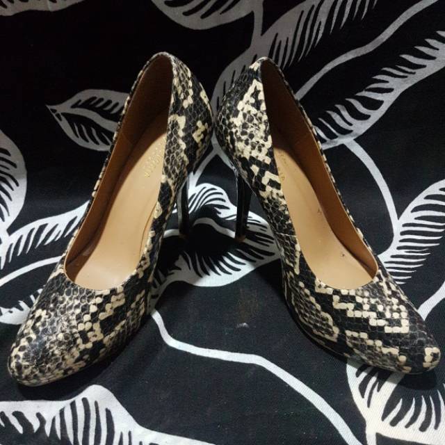 PRELOVED Victoria London sepatu