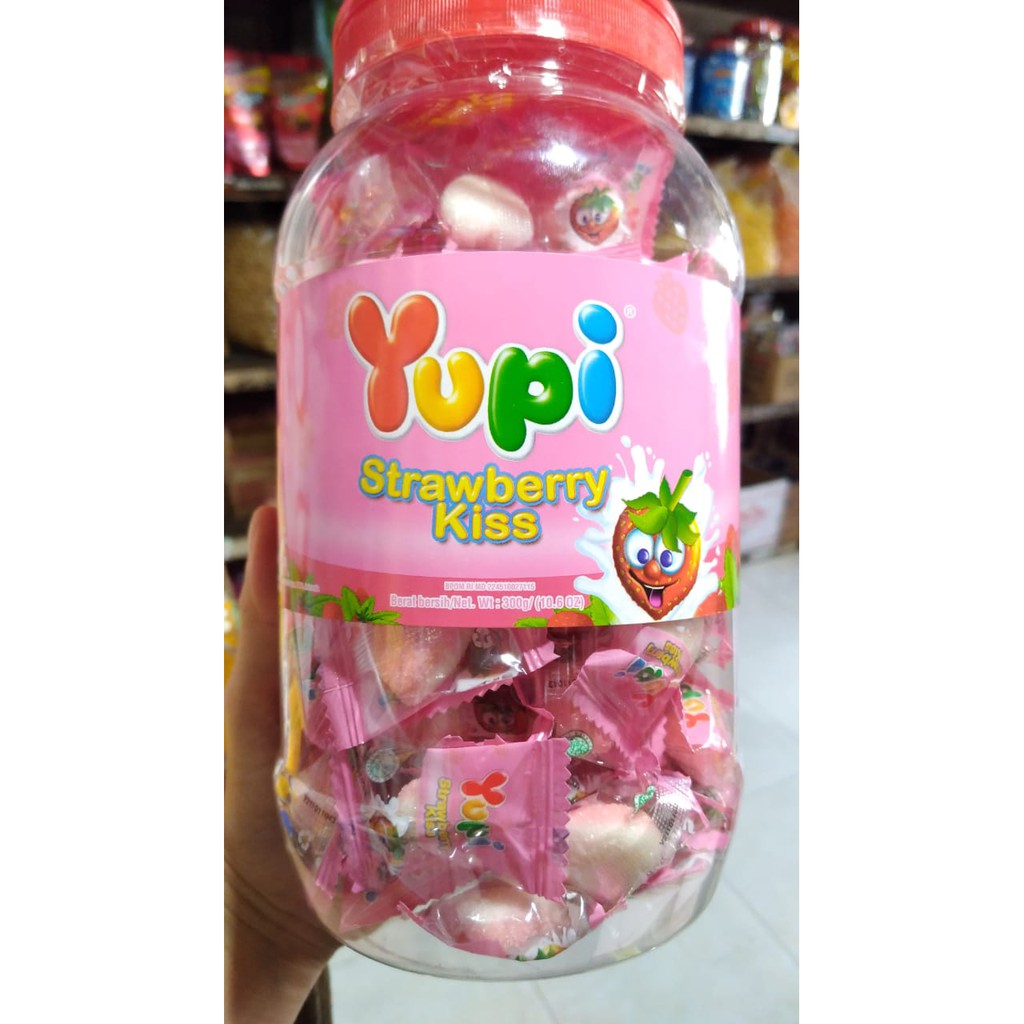 

Permen Yupi Strawberry Kiss Toples 300gr