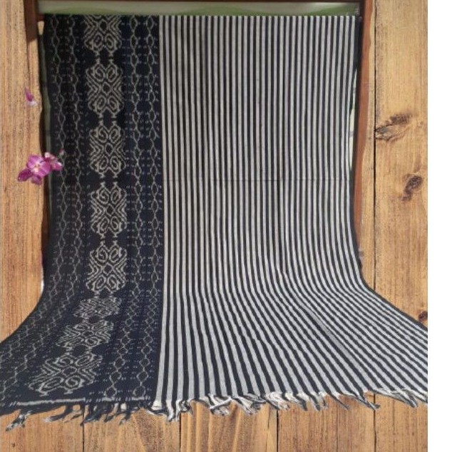 Tenun Lurik Hitam Putih