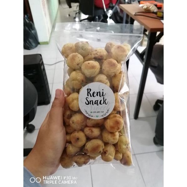 

Soes Coklat 250gr Reni Snack