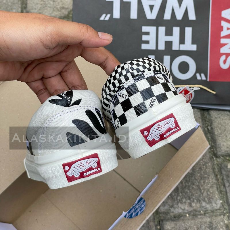 Sepatu Vans Slip On OG MONO X Porter Yoshida Checkerboard Cream Black + Kaos Kaki