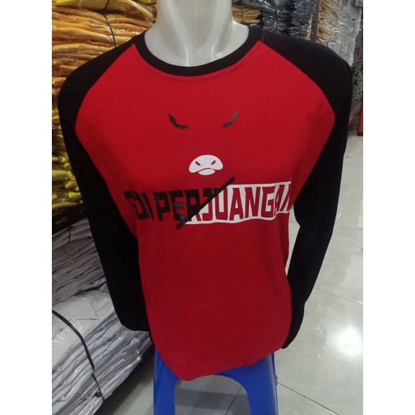 Kaos partai PDIP lengan panjang.